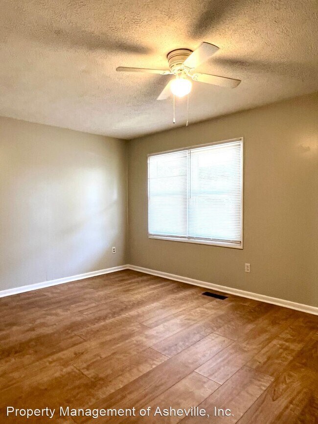 Foto del edificio - 3 br, 1.5 bath House - 33 Mount Carmel Drive