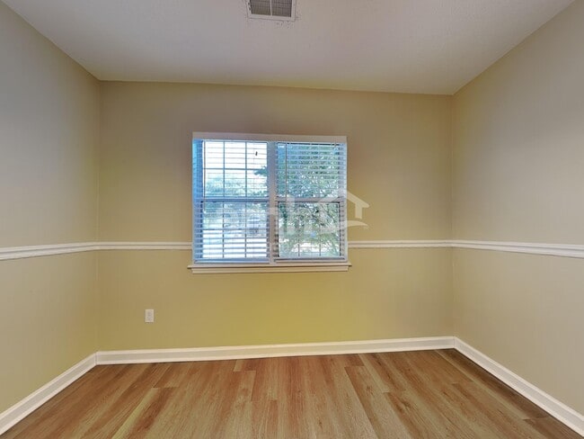 Foto del edificio - 14 Hidden Lakes Ln