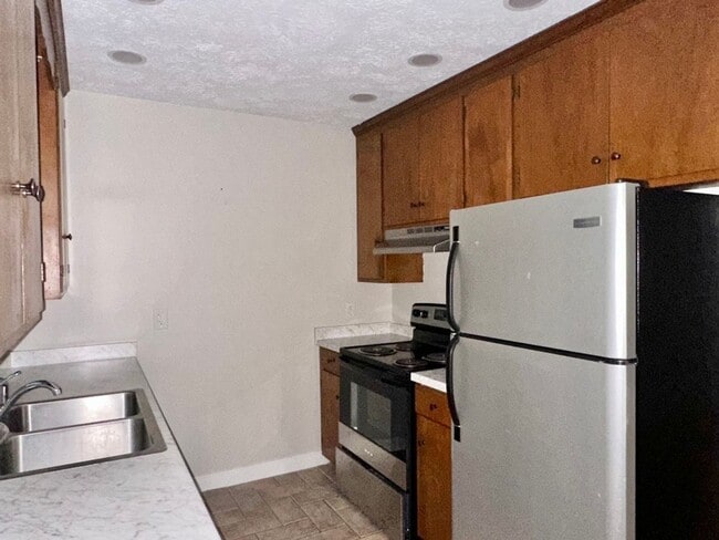 Building Photo - 238 Sunset Ave