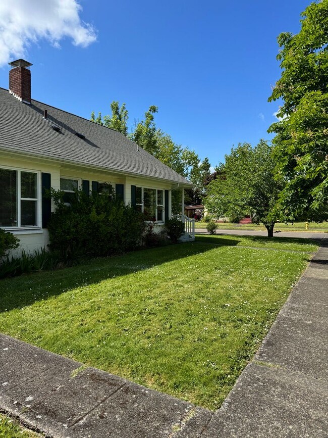 Foto del edificio - Tyler St Duplex