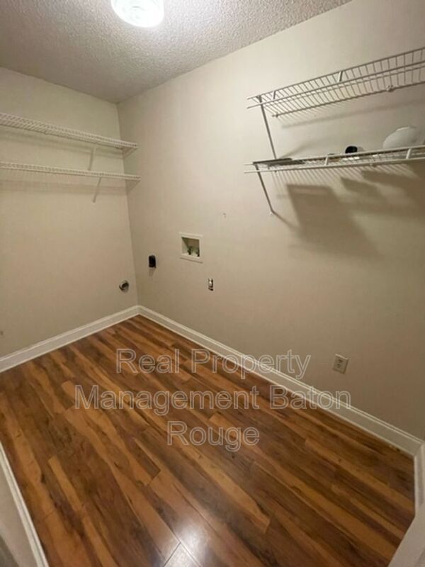 Building Photo - 27274 Turner Ln