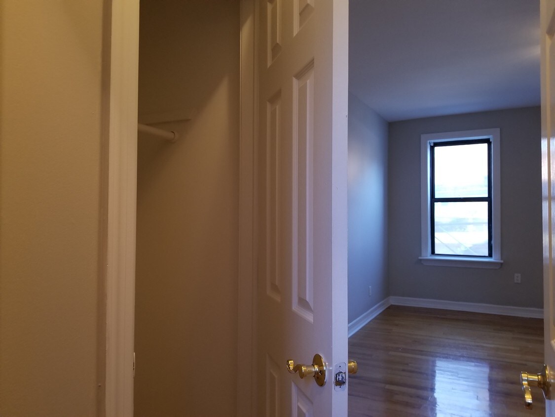 Foto principal - 145-56 Lakewood Ave