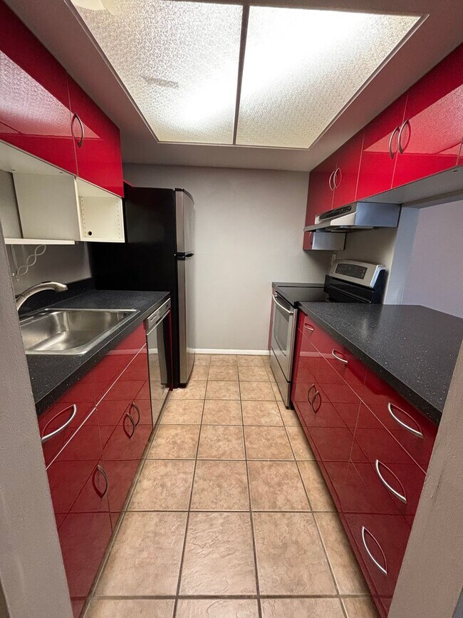 Foto del edificio - 2 Bedroom Condo in Hunting Ridge