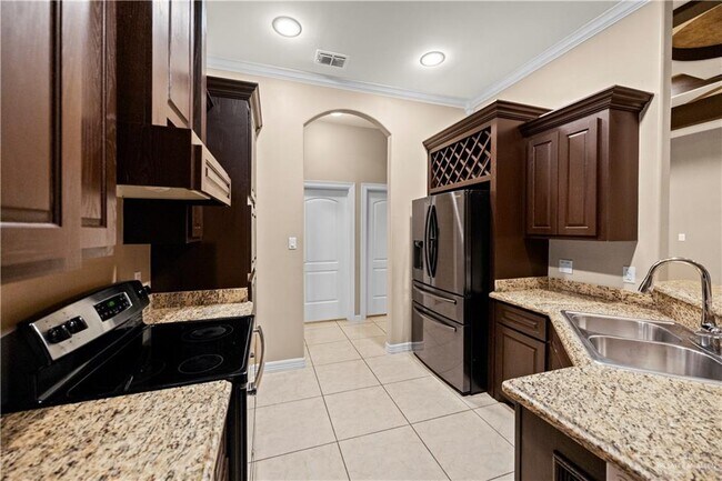 Foto del edificio - 3211 Amethyst Ave