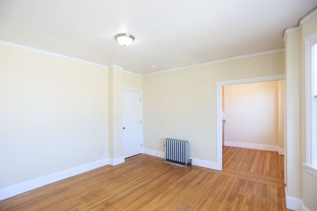 Building Photo - 494 27th Ave