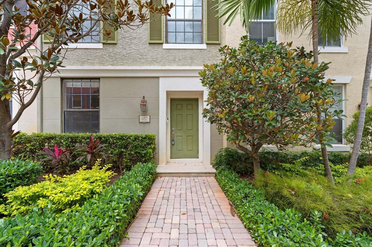 652 Fern St, West Palm Beach, Fl 33401 - Townhome Rentals In West Palm 