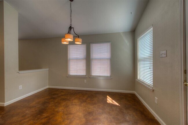 Foto del edificio - 290 Middle Creek Dr