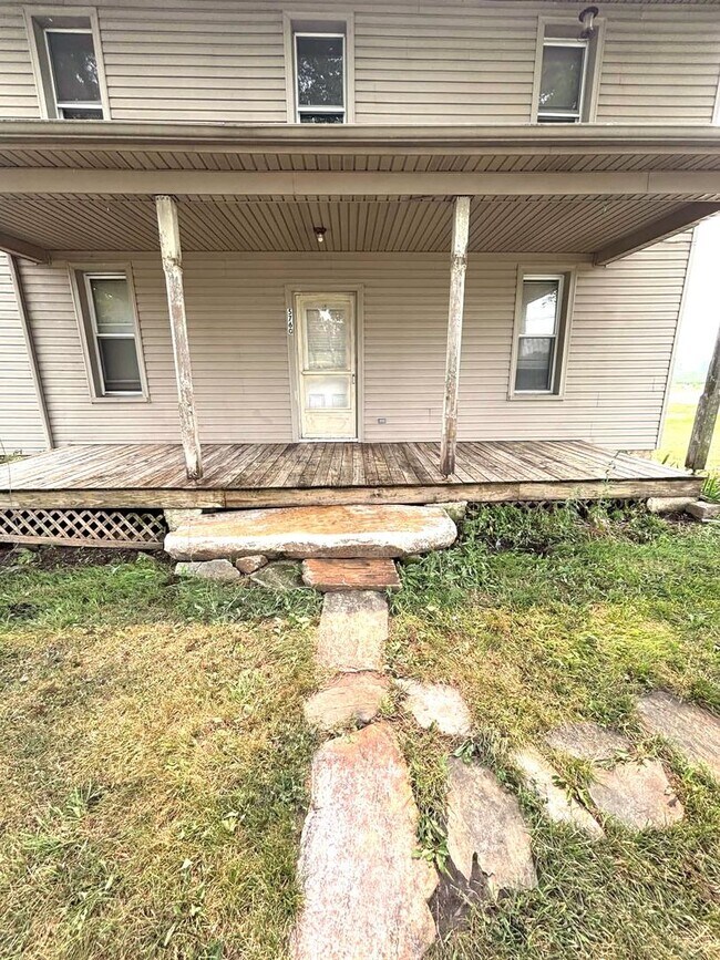 Foto del edificio - Charming Farm-View 2BR Apartment & Convenient Route 30 Access