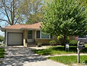 Building Photo - 1819 N 58th St