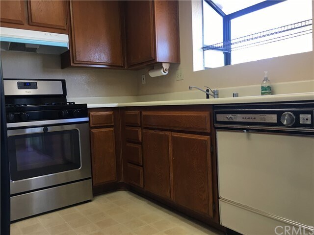 Foto del edificio - 2030 S Bon View Ave