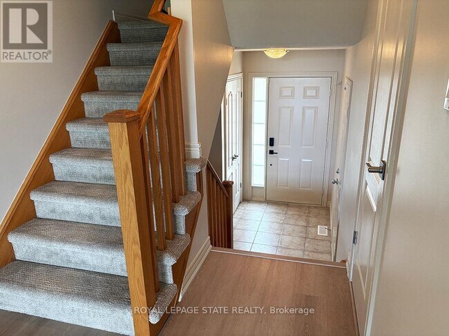 Building Photo - 16 - 25 IVYBRIDGE DRIVE