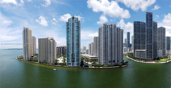 Building Photo - 325 S Biscayne Blvd