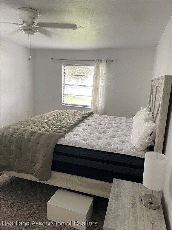 Foto del edificio - 332 Oak Knolls Cir