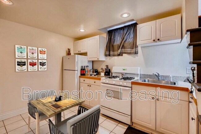 Foto del edificio - 1035 N Marion St
