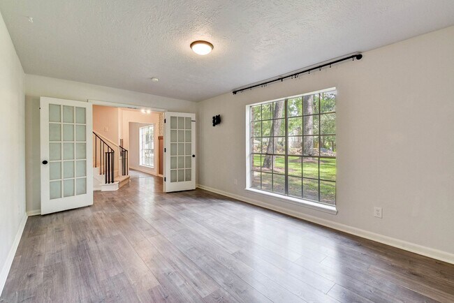 Foto del edificio - Beautiful 2 Story Home