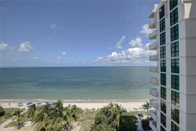Foto del edificio - 1111 Crandon Blvd