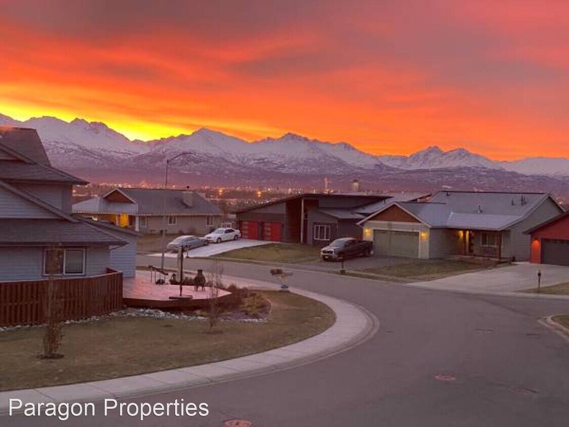 3 br, 2.5 bath House 1030 Northpointe Bl... House Rental in