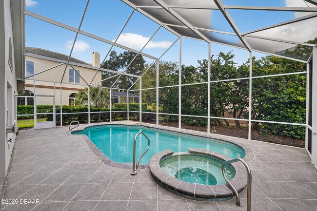 Foto del edificio - 37 Bay Pointe Dr