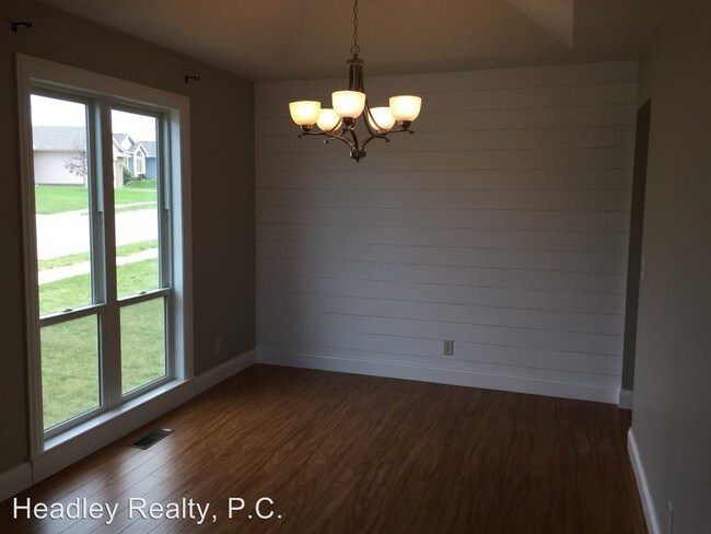 Foto del edificio - 3 br, 2.5 bath House - 4601 Brook St