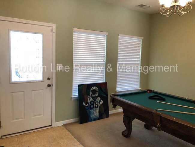 Building Photo - 325 Doughton Ln