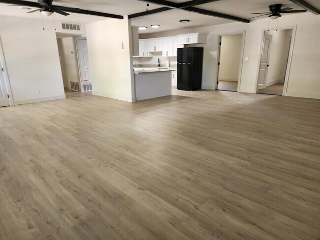 Foto del edificio - 3014 N Garden Ave