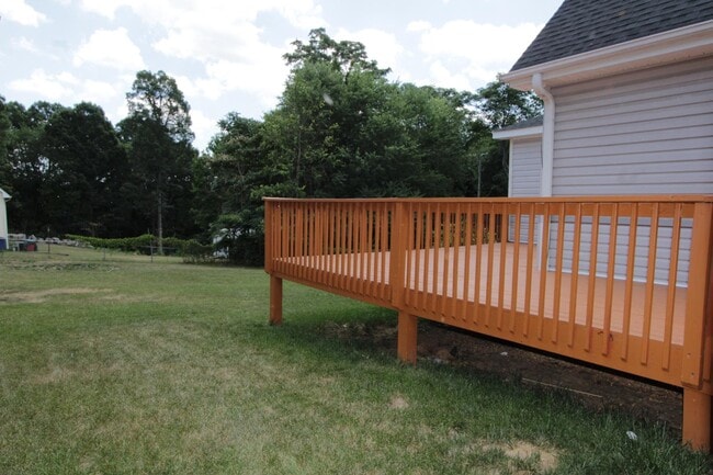 Building Photo - 3516 Delane Dr NE