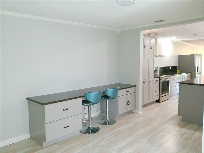 Foto del edificio - 12 Townhouse Ln