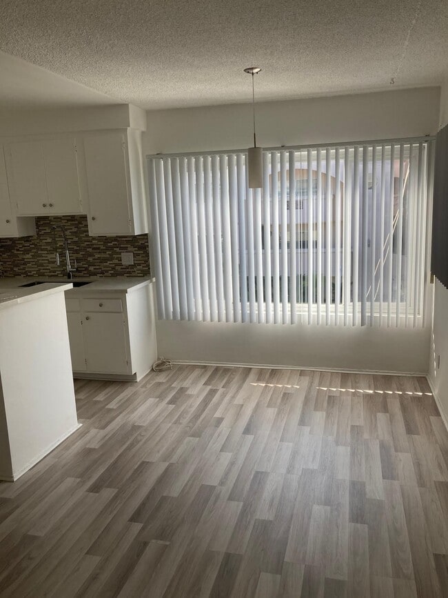 Sala de estar/comedor - 11877 Idaho Ave