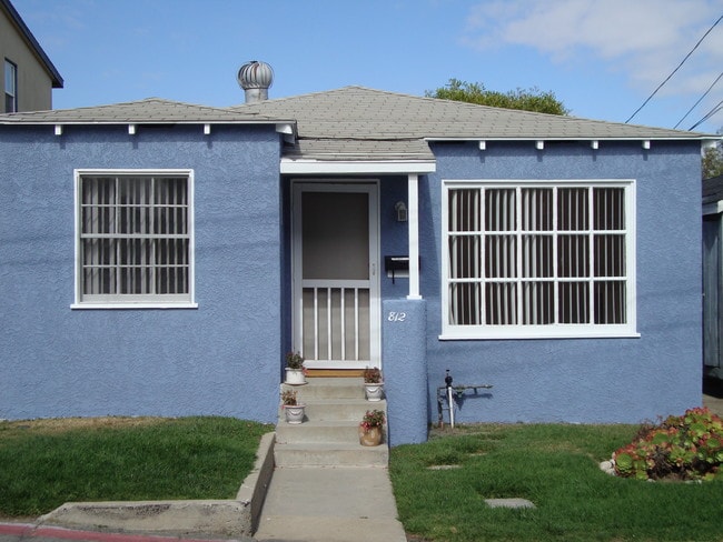 Front door from street - 812 Bard St