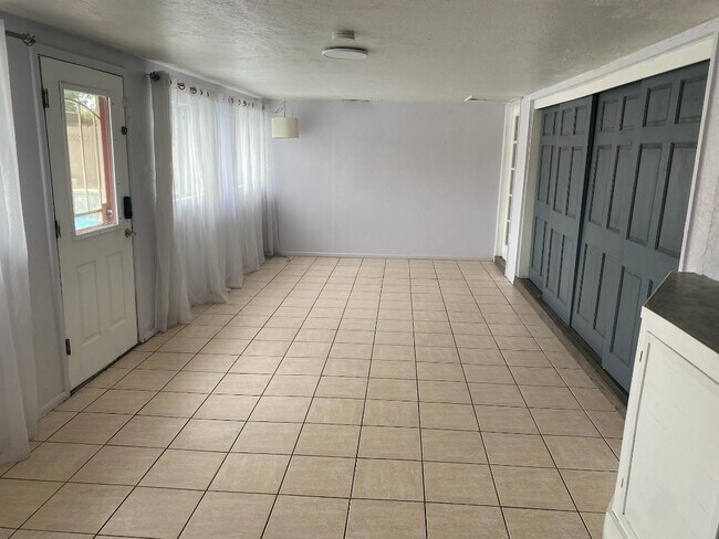 Sala Arizona - 2937 E Turquoise Dr