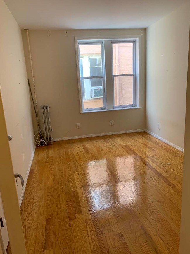 Building Photo - 16 Van Sicklen St