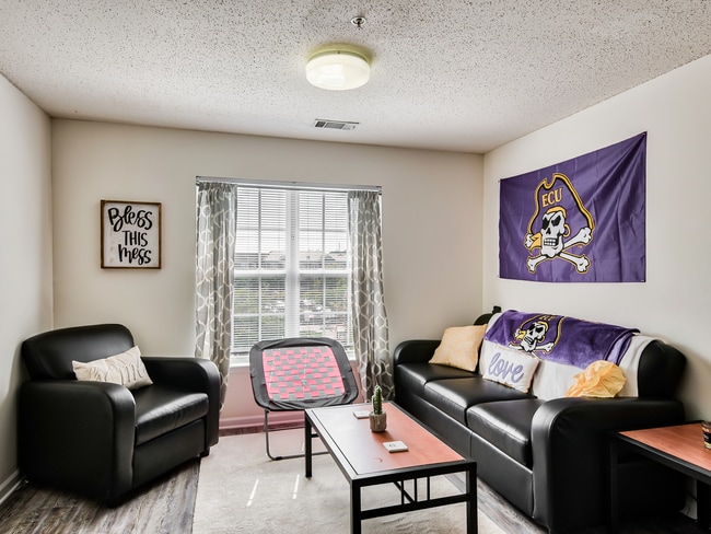Living Room - Campus Pointe at ECU