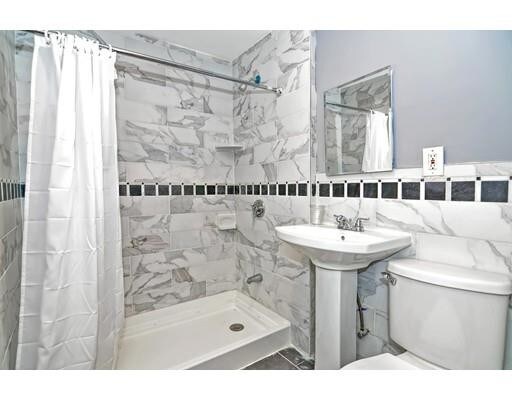 Building Photo - 14 Parkman St