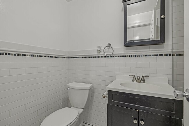 Foto del edificio - 247 OGDEN Ave