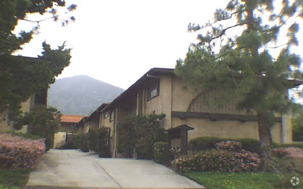 Foto del edificio - 125 Esperanza Ave