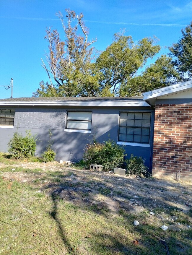 Foto del edificio - Newly Remolded 3 Bed and 2.5 Bath... Ready...