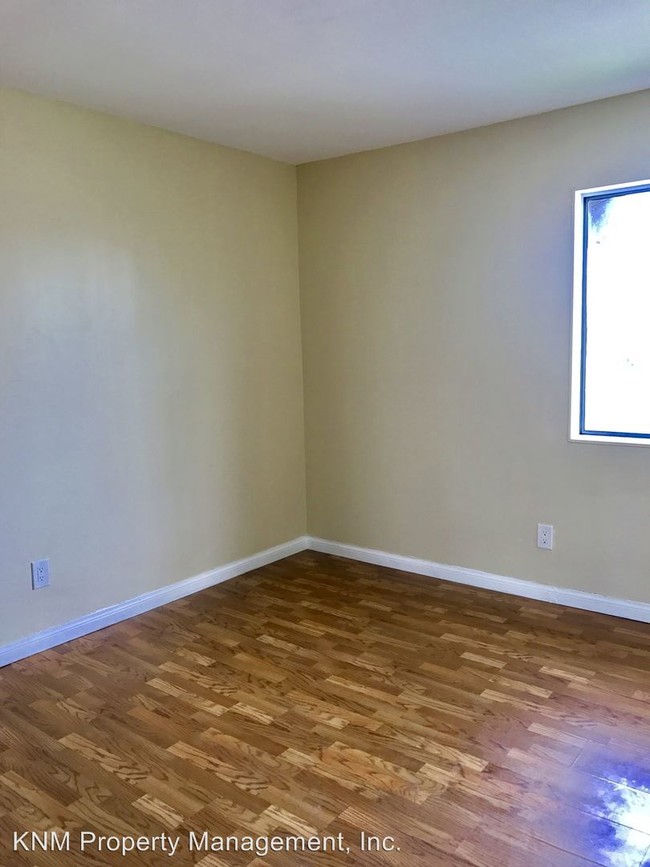 Foto del edificio - 4 br, 2 bath House - 10 Scottsdale Dr.