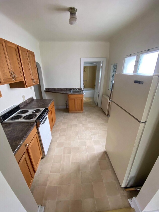 135 E Portage Ave Unit 12, Sault Sainte Marie, MI 49783 Apartments in