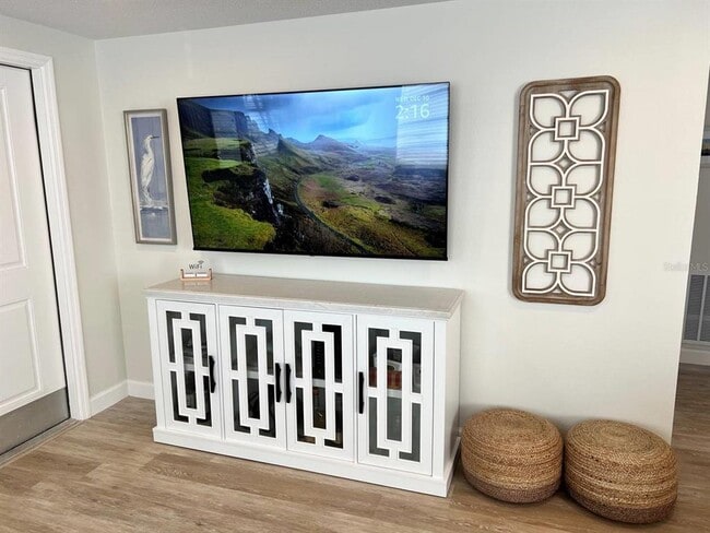 Foto del edificio - 6020 Midnight Pass Rd