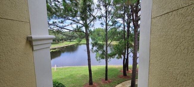 Building Photo - Spacious 2-Bed, 2-Bath Condo with Water Vi...