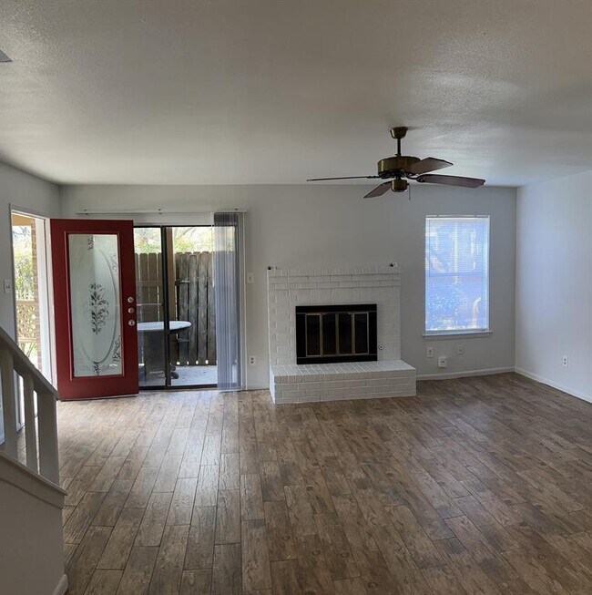 Building Photo - 7825 Beauregard Cir