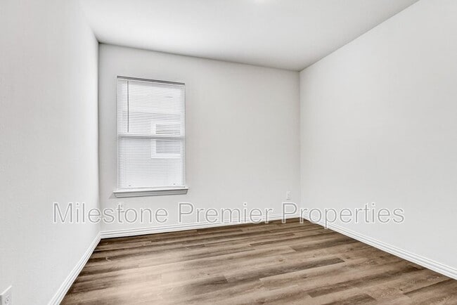 Building Photo - 419 E Hull St
