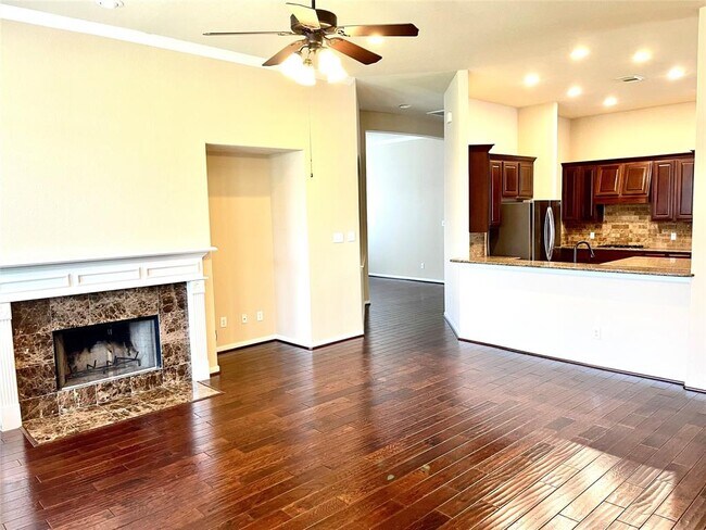 Foto del edificio - 25730 Jewel Springs Ln