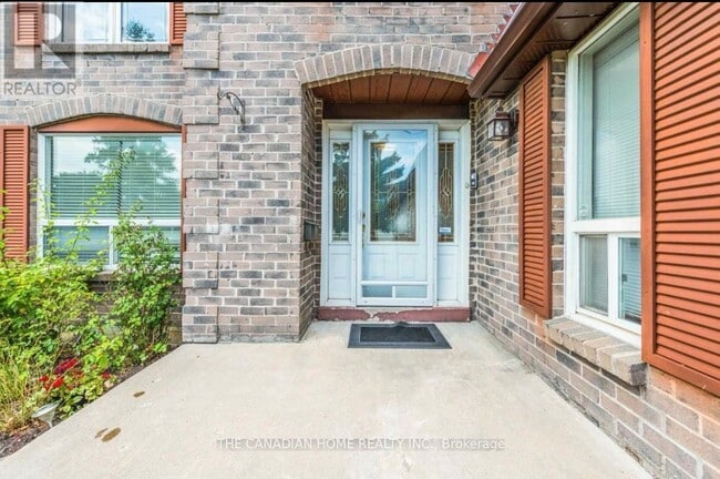 Building Photo - 52 Moffatt Ave