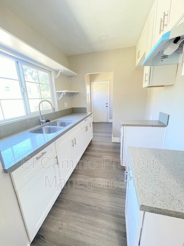 Foto principal - 2214 1/2 Reservoir St