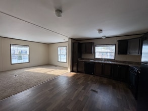 Building Photo - 39 Maynard Cir