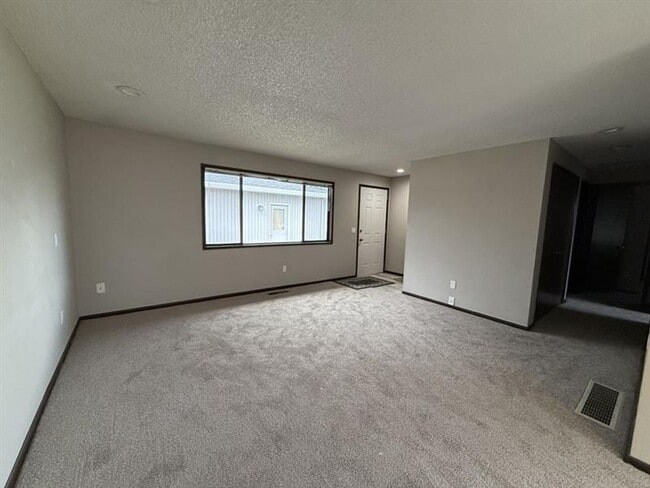 Building Photo - 18807 SW Butternut St