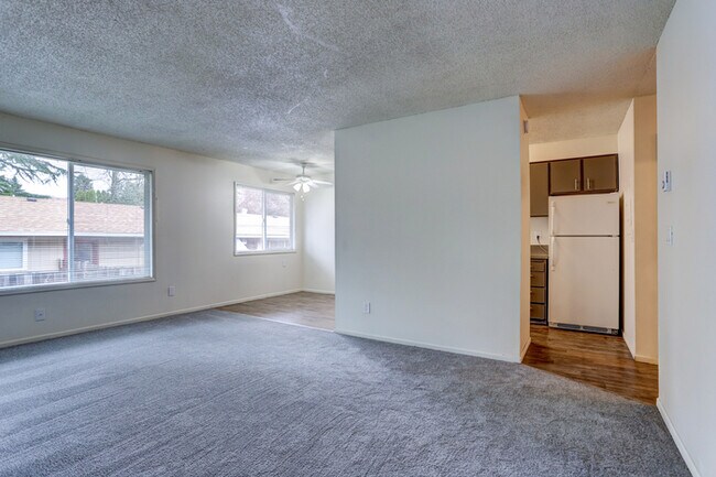 Building Photo - Look no Further, Tyee offers a SUPER 1bed/...