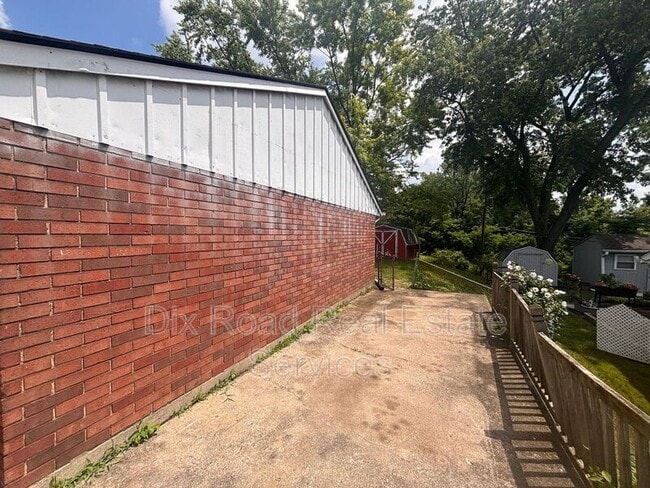 Building Photo - 124 Beam Dr