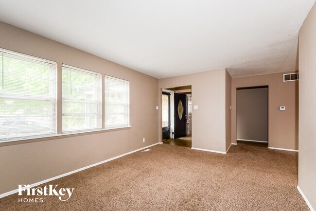 Foto del edificio - 1370 Bluefield Dr